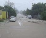 Fuertes lluvias convierten en arroyos avenidas