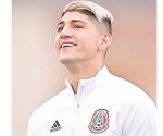 Muestra Alan Pulido huellas de la ´batalla´