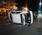 Trabajador de Refinería resulta herido al volcar en su carro