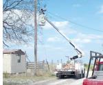 Rehabilitan alumbrado público en zona rural