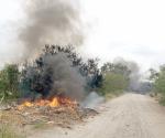 Incendian basureros clandestinos