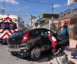 Ocasiona accidente vial por no ceder el paso