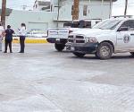 Roban camioneta en parque industrial