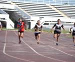 Emocionantes pruebas de velocidad en el Polideportivo