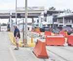 Cierran una caseta de cobro en puente