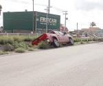 Embancado por andar distraído