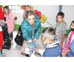 Realiza DIF posada navideña a los niños