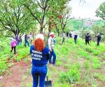 Piden familias continuar con las búsquedas