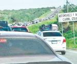 Llenan paisanos las carreteras