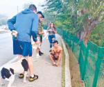 Presume su ´valentía´ al enfrentar cocodrilos en Laguna del Carpintero