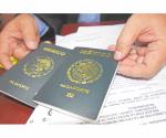 Defraudan con pasaportes