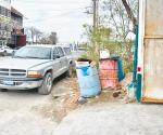 Intransitables banquetas por la basura acumulada