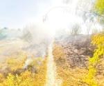 Afectan incendios caminos vecinales