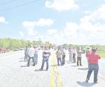 Bloquean, otra vez, carretera