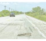 Baches en carreteras provocan accidentes