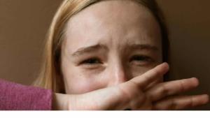 Abusos sexuales en la adolescencia contra las mujeres