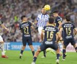 Monterrey y Pumas pelean por el boleto