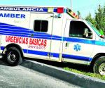 Impactan a ambulancia