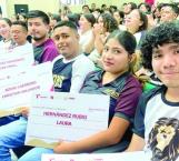 Abren registro para becas a estudiantes