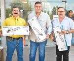 Donan empresarios  lámparas a municipio