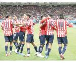 Chivas se mantiene