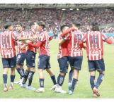 Chivas se mantiene