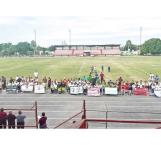 Compiten estudiantes en deportes