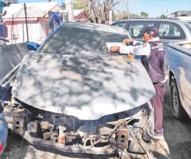 Arranca retiro de carros chatarra