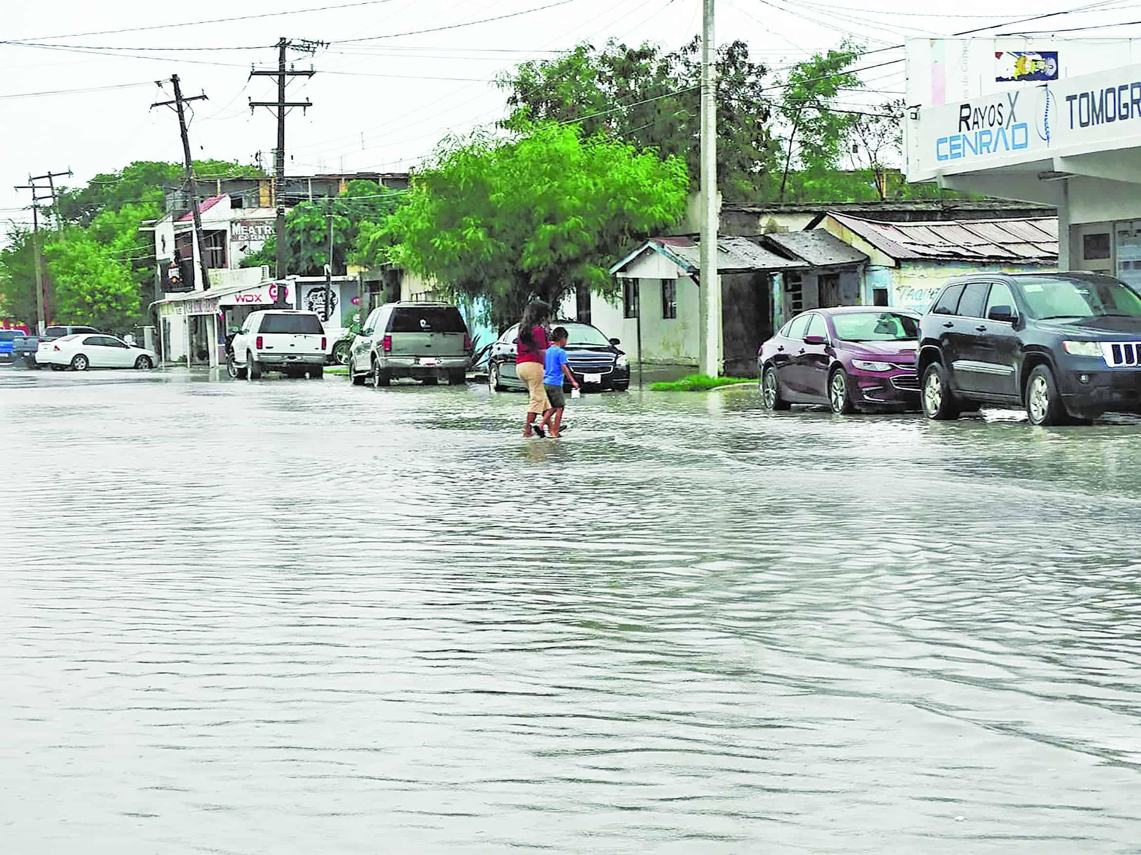 Entra ‘La canícula’ con fuertes lluvias