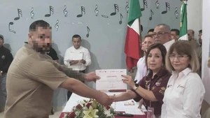 Entregan constancias de capacitaci&oacute;n laboral a internos