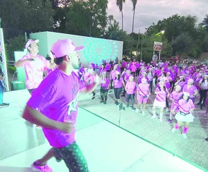 Victoria re&uacute;ne a 300 mujeres en zumbat&oacute;n contra c&aacute;ncer